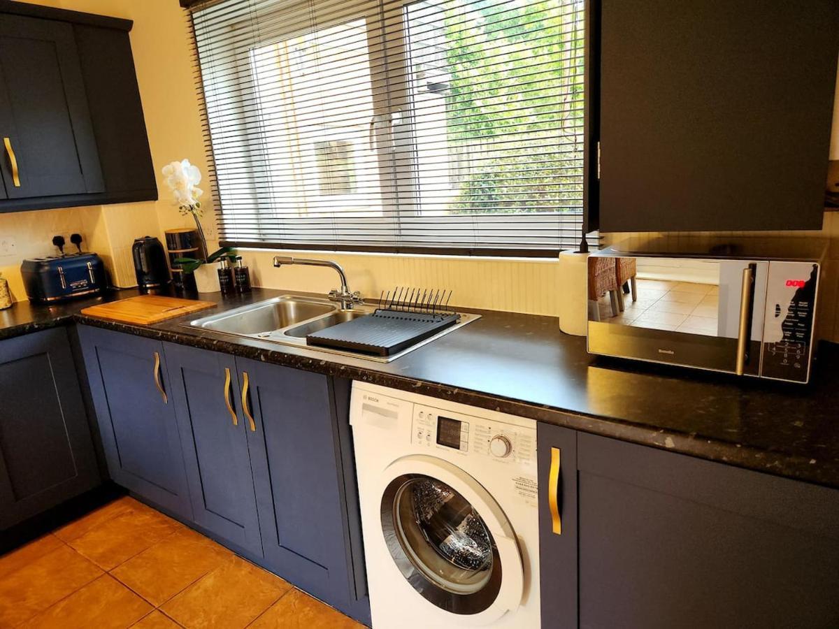 Home From Home 3 Bed,2 Bath House With Garden&Parking Near Centre&Tram Stop Sheffield Exterior photo